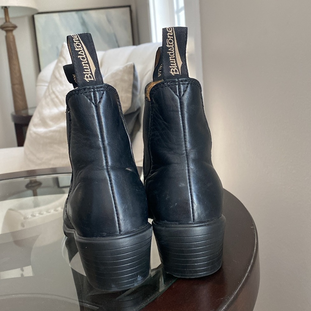 Blundstone 1671 Heeled Chelsea Boots - Picture 9 of 16